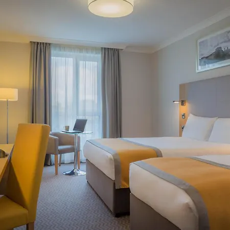 מלון Maldron Hotel, Newlands Cross קלונדלקין