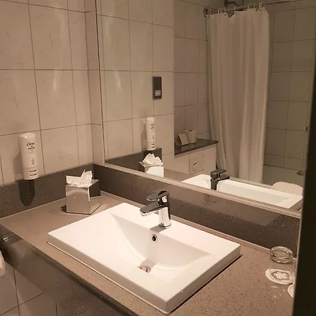 Hotel Maldron Hotel, Newlands Cross 4*