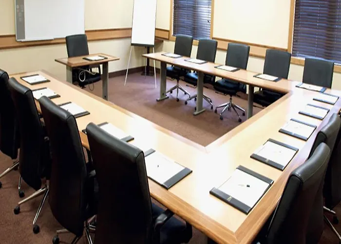 Отель Maldron Hotel, Newlands Cross