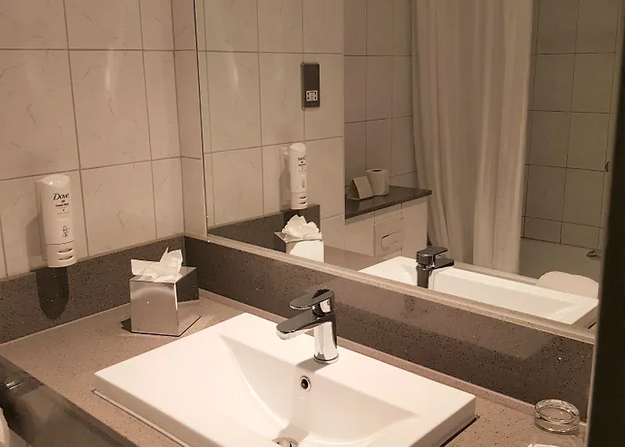 Отель Maldron Hotel, Newlands Cross 4*